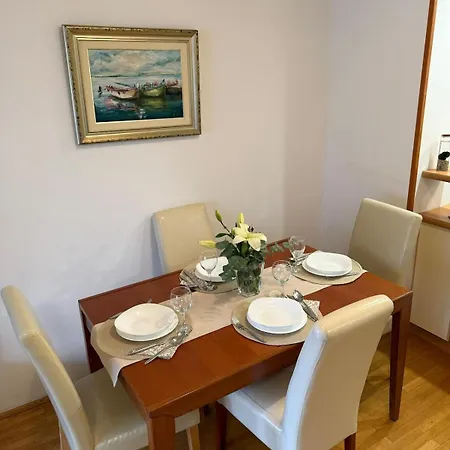 Diran 2 Apartment Split